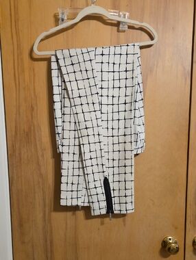 Chico's Black Label Dress Pants In Size 1 Or 8.